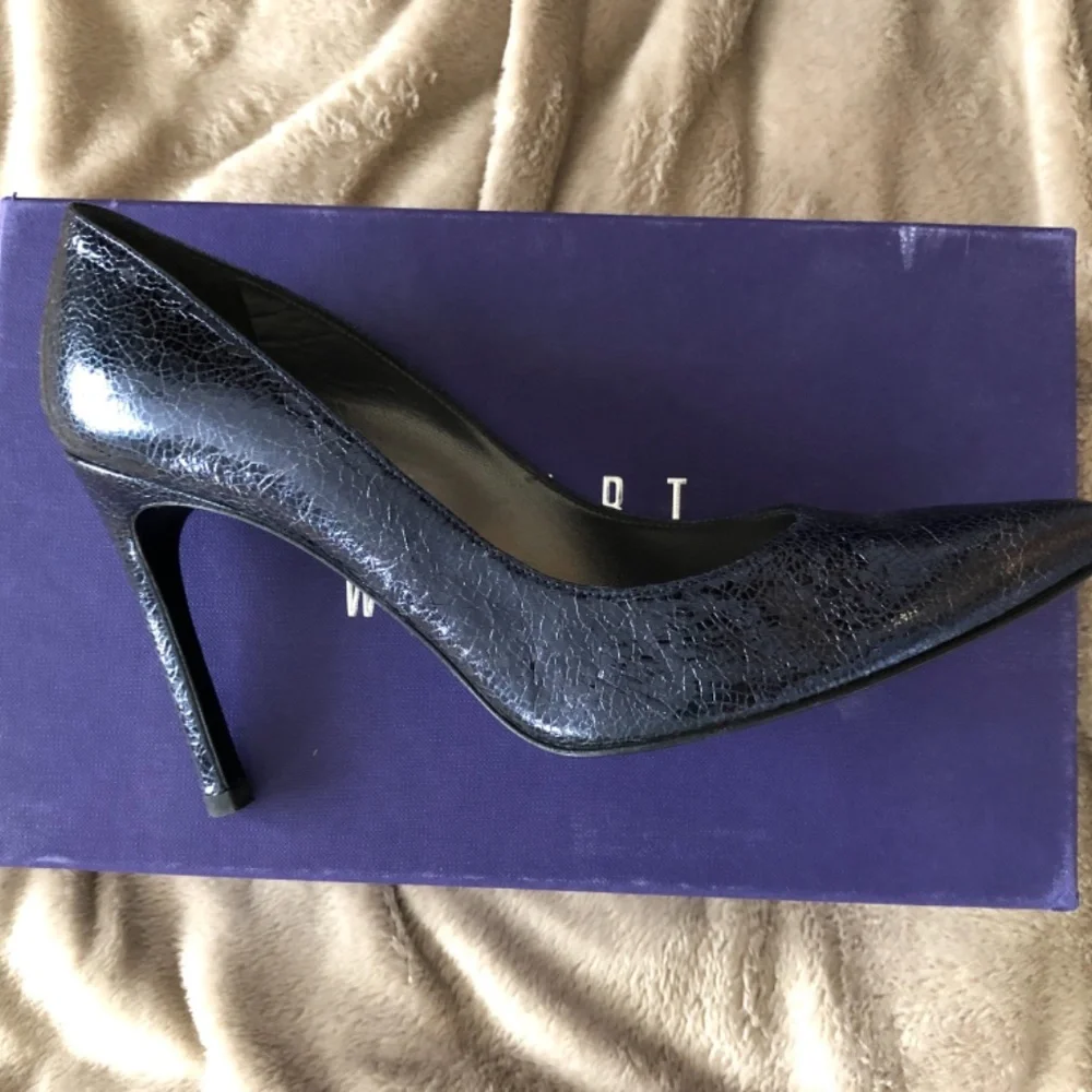 Stuart Weitzman - Picture 2 of 5